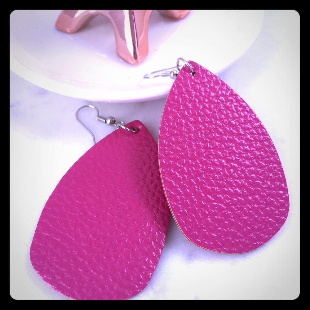 ⭐️ 5/$25 SALE ⭐️ PINK EARRINGS